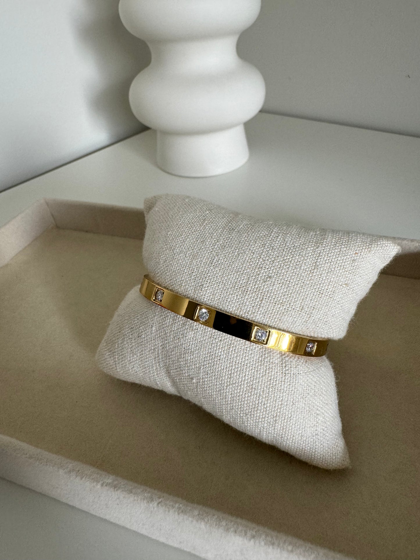 Illume Line Bangle